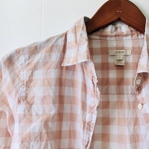 • j.crew boyfriend dusty pink/tan gingham shirt •